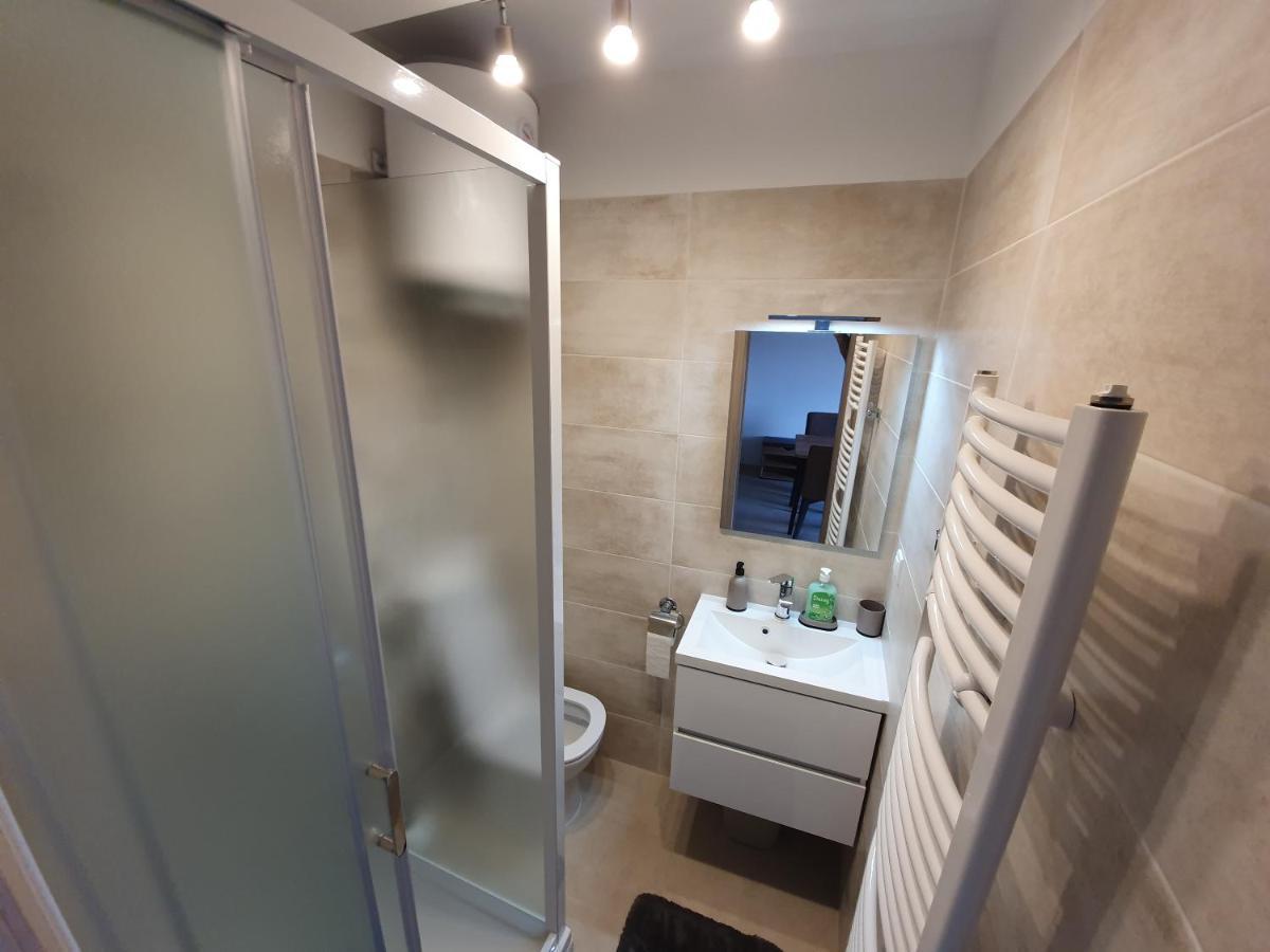 קרק Apartmani Bozic-Tokic מראה חיצוני תמונה