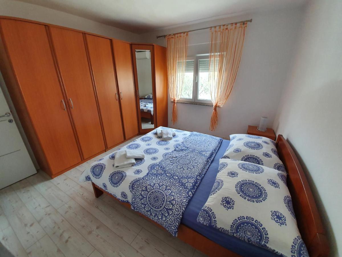 קרק Apartmani Bozic-Tokic מראה חיצוני תמונה
