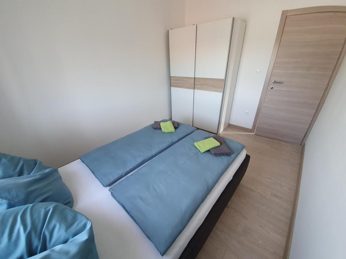 קרק Apartmani Bozic-Tokic מראה חיצוני תמונה
