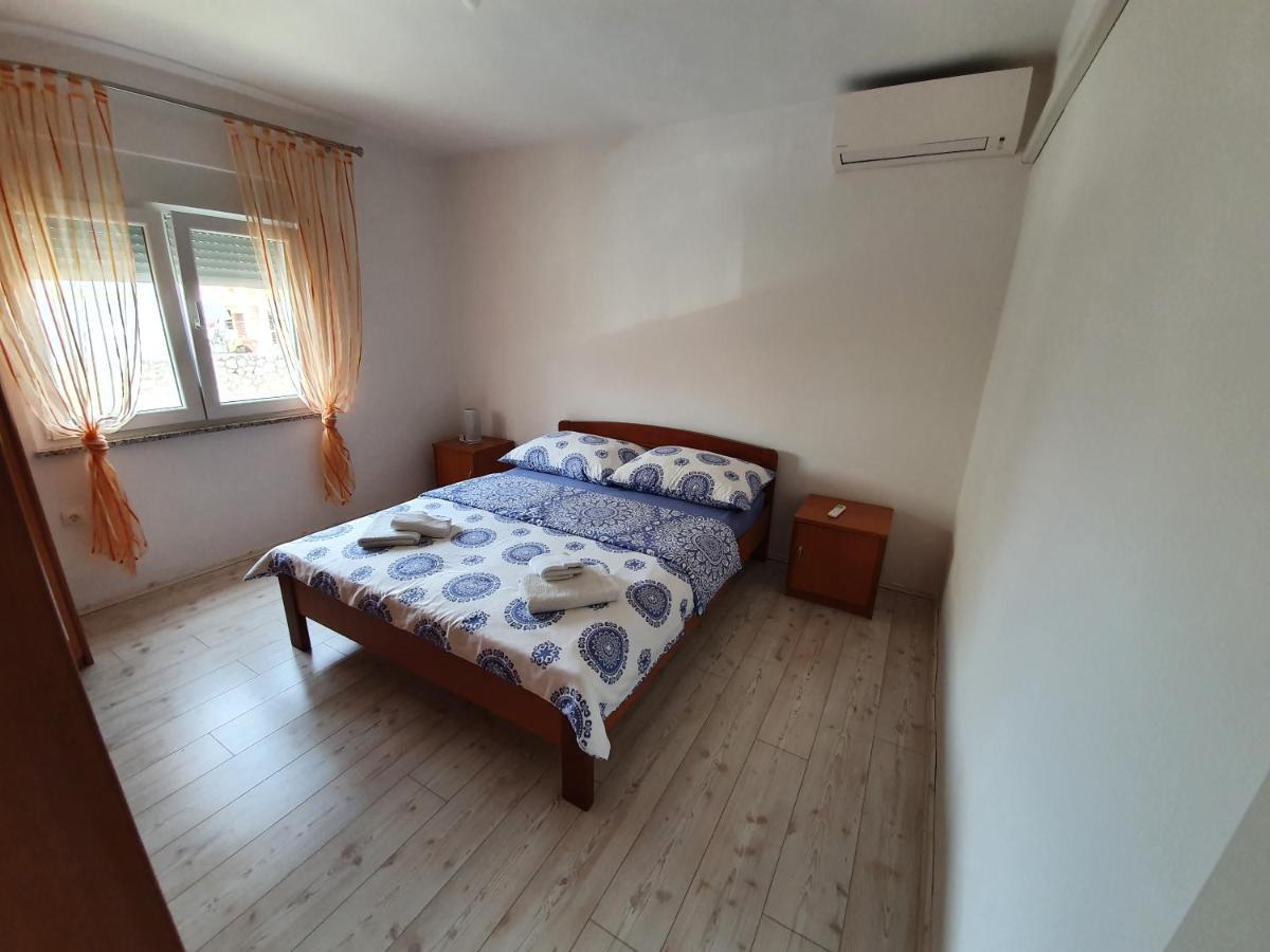 קרק Apartmani Bozic-Tokic מראה חיצוני תמונה