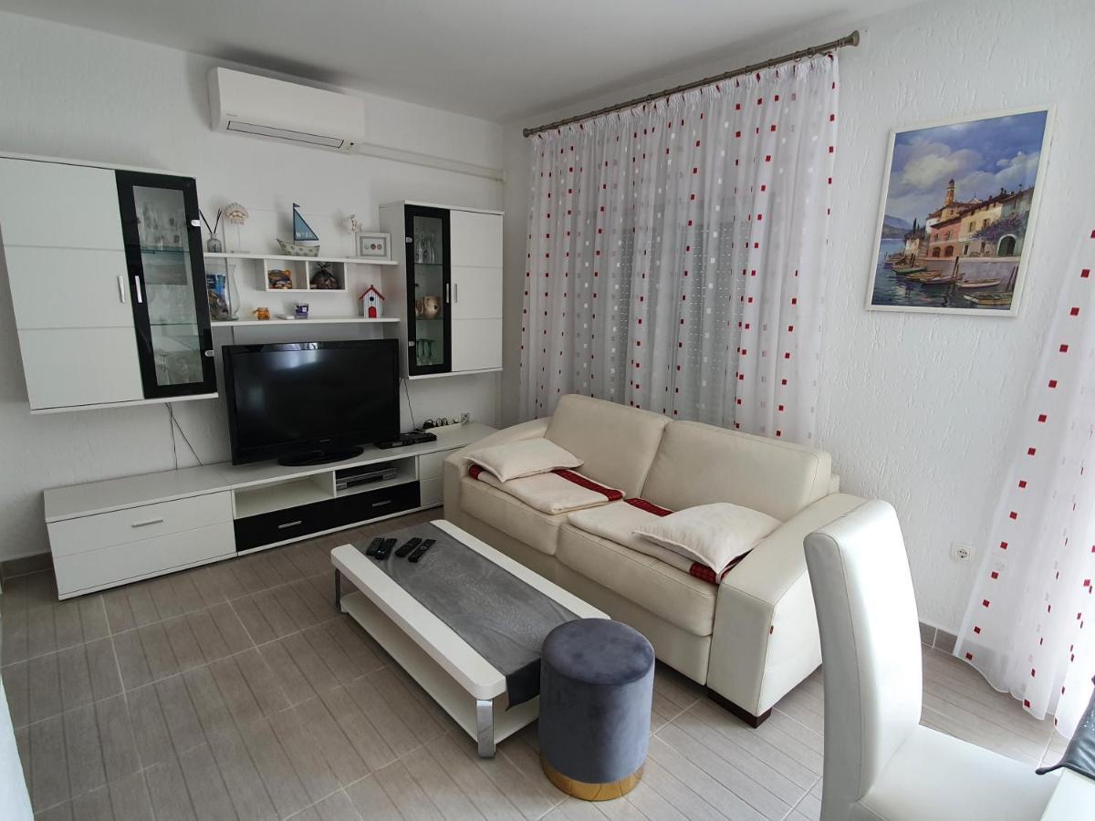 קרק Apartmani Bozic-Tokic מראה חיצוני תמונה