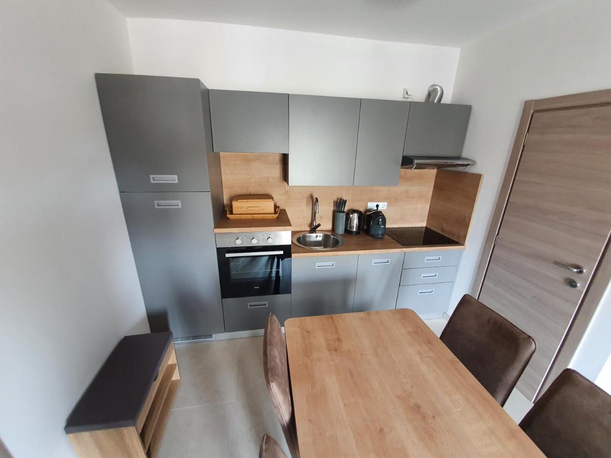 קרק Apartmani Bozic-Tokic מראה חיצוני תמונה